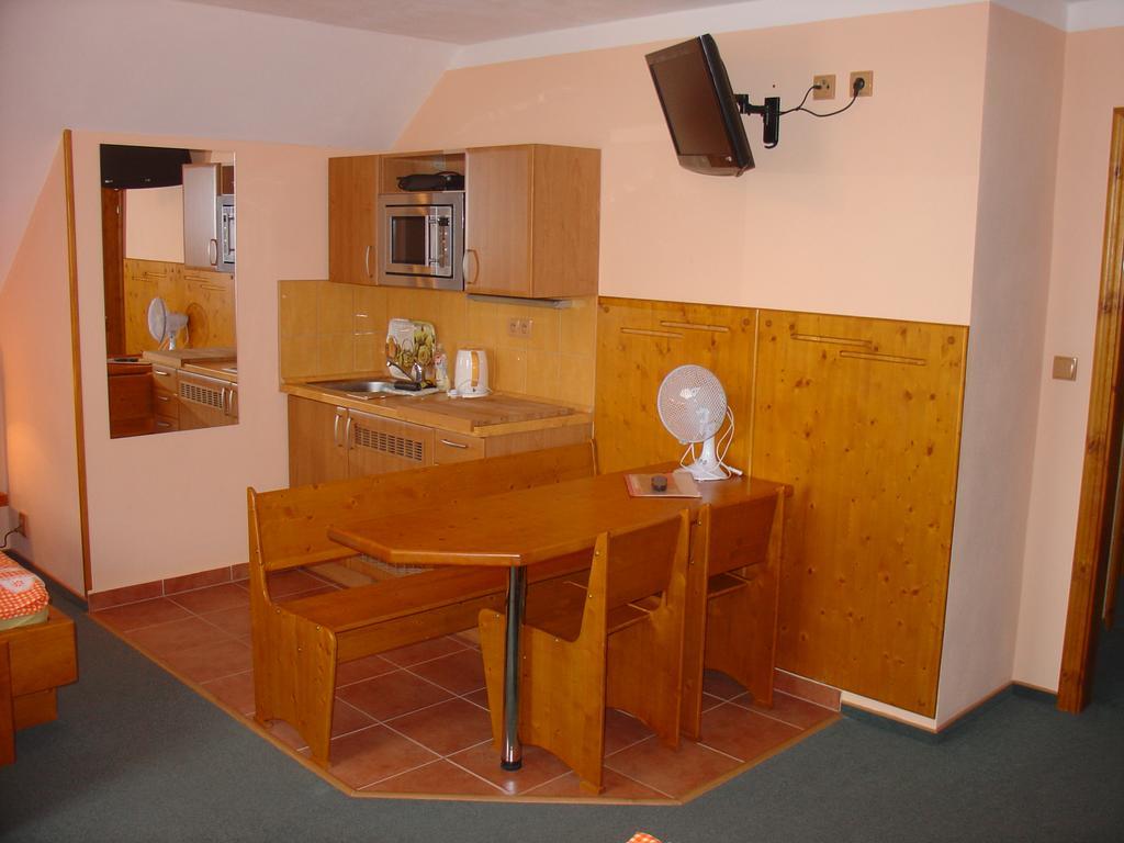Wellness Penzion Palice Йиндржихув-Градец Экстерьер фото